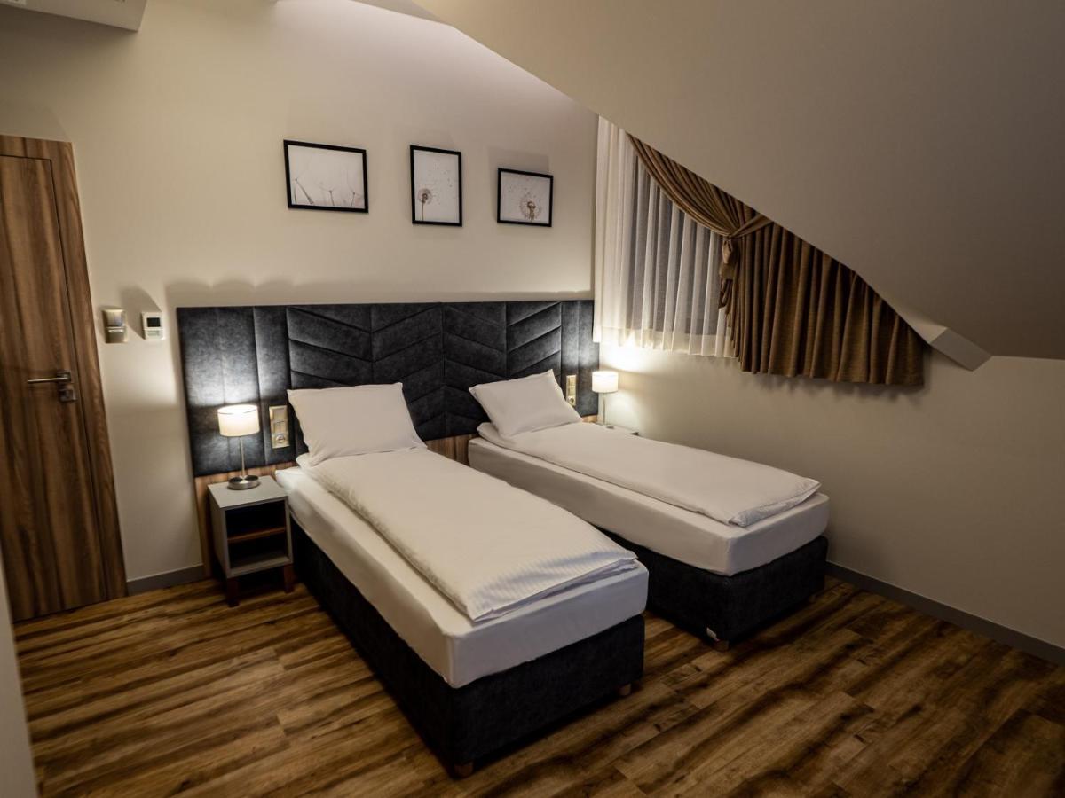 Villa & Gospoda Krakowska Kobiernice Esterno foto